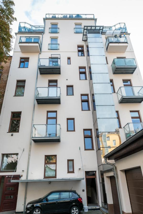 Designed Next To Vaclav Square With Terrace And Private Garage Apartamento Praga