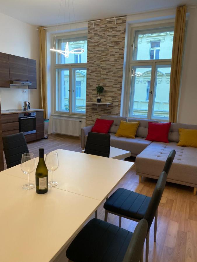 Apartamento Designed Next To Vaclav Square With Terrace And Private Garage Praga