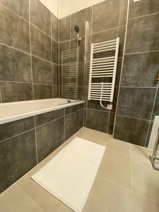 Apartamento Designed Next To Vaclav Square With Terrace And Private Garage *
