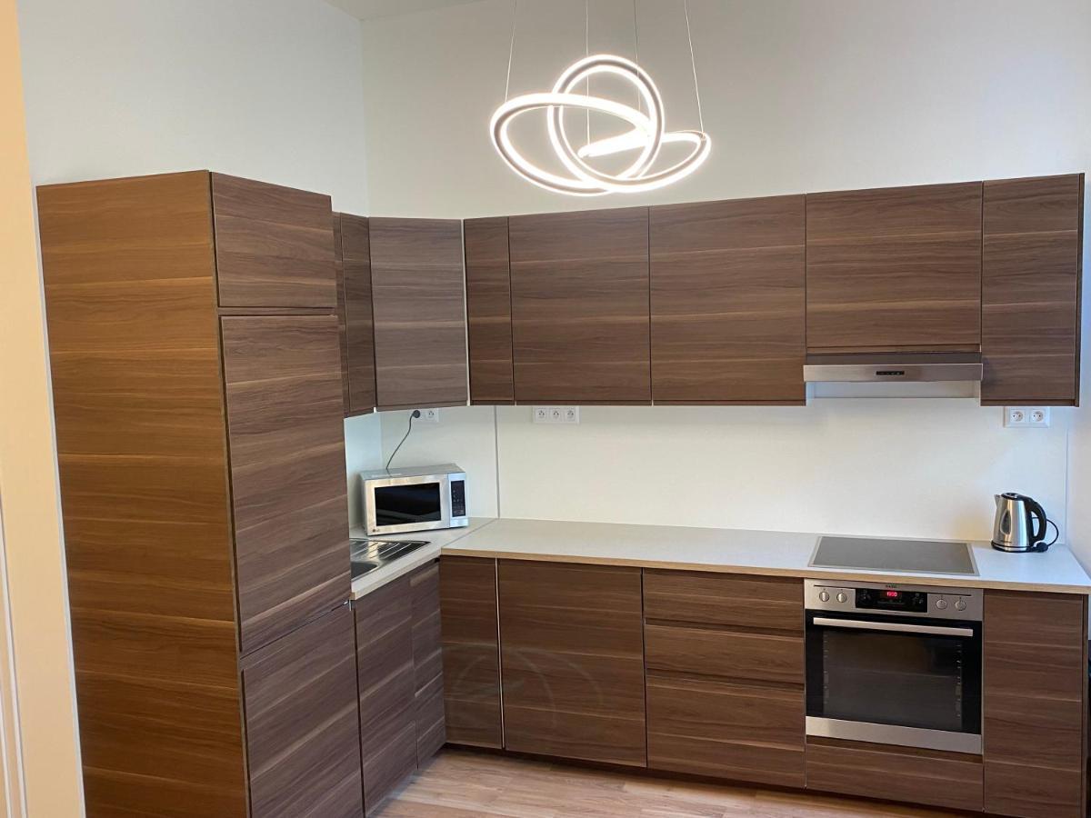 Designed Next To Vaclav Square With Terrace And Private Garage Апартаменты *