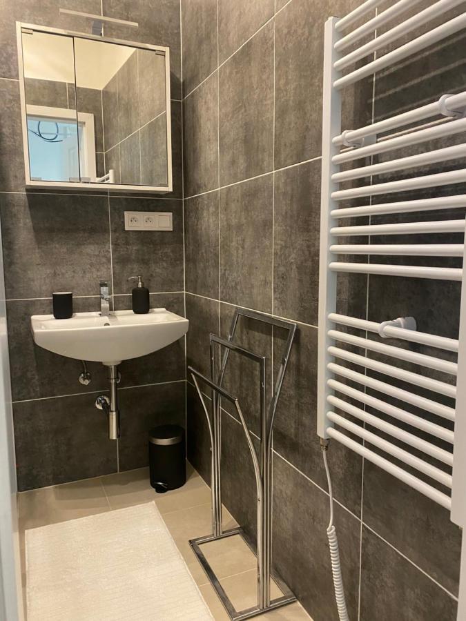 Designed Next To Vaclav Square With Terrace And Private Garage Apartamento
