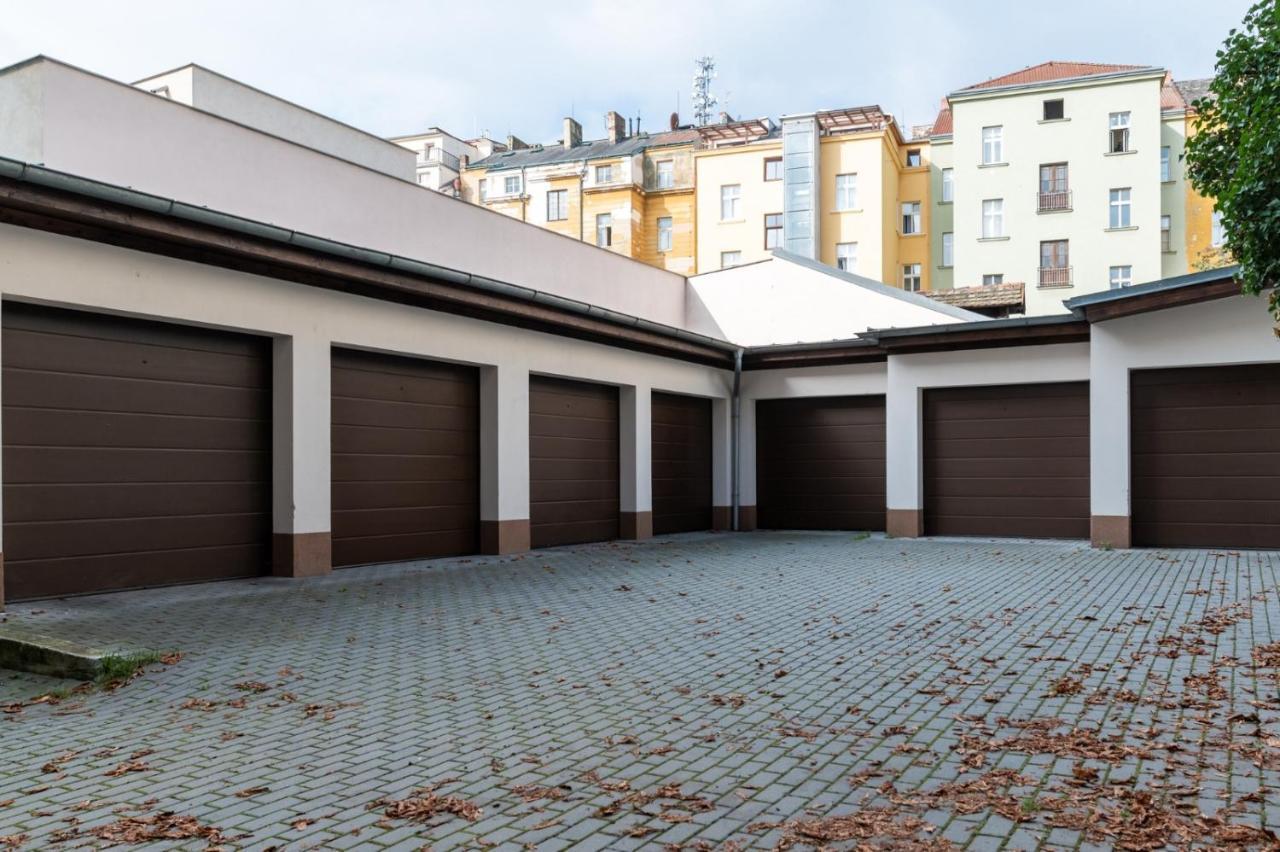 Designed Next To Vaclav Square With Terrace And Private Garage 公寓